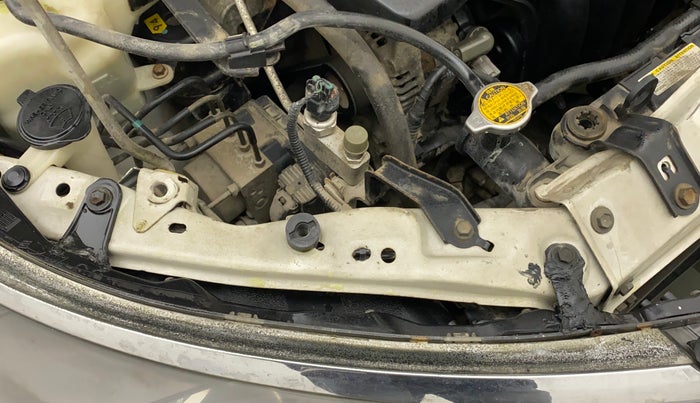 2014 Toyota Corolla Altis G PETROL, Petrol, Manual, 78,957 km, Right headlight - Clamp has minor damage