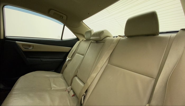 2014 Toyota Corolla Altis G PETROL, Petrol, Manual, 78,895 km, Right Side Rear Door Cabin