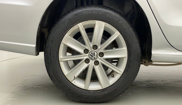 2016 Volkswagen Vento HIGHLINE PETROL AT, Petrol, Automatic, 85,779 km, Right Rear Wheel