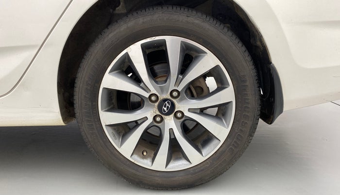2014 Hyundai Verna FLUIDIC 1.6 VTVT SX OPT, Petrol, Manual, 83,441 km, Left Rear Wheel