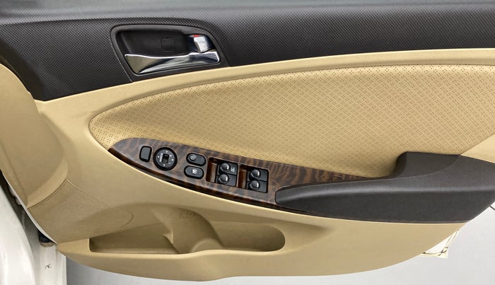 2014 Hyundai Verna FLUIDIC 1.6 VTVT SX OPT, Petrol, Manual, 83,441 km, Driver Side Door Panels Control