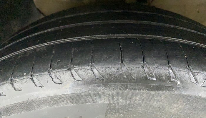 2017 Hyundai Creta 1.4 E PLUS CRDI, Diesel, Manual, 98,513 km, Left Front Tyre Tread
