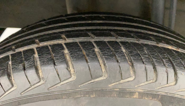 2018 Datsun Redi Go T(O) 1.0L LIMITED EDITION, Petrol, Manual, 62,495 km, Right Rear Tyre Tread