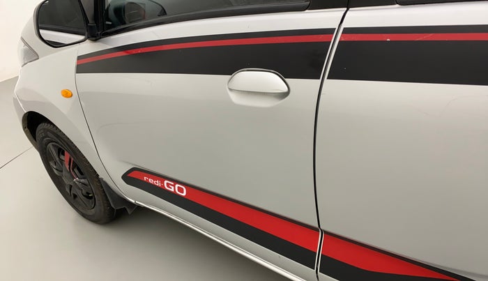 2018 Datsun Redi Go T(O) 1.0L LIMITED EDITION, Petrol, Manual, 62,495 km, Front passenger door - Graphic sticker