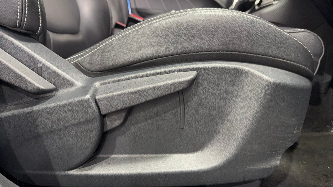 2021 MG ZS Excite, Automatic, 16946 km, Drivers Side Adjustment Panel