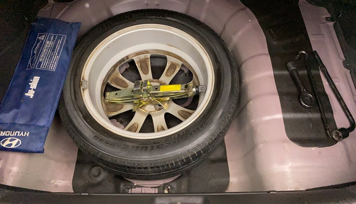 2011 Hyundai Verna FLUIDIC 1.6 VTVT SX, Petrol, Manual, 46,510 km, Spare Tyre