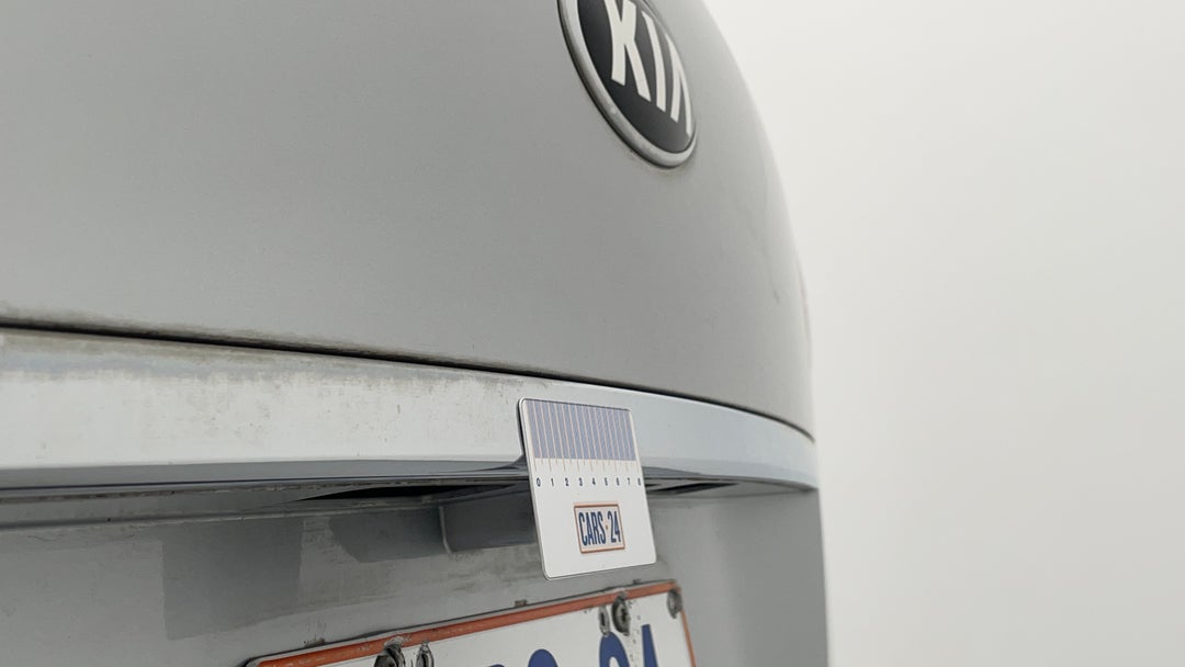 Boot / Tailgate Tailgate Dent