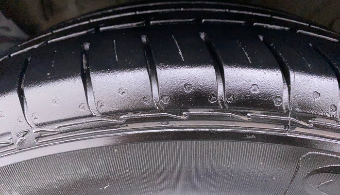 2020 KIA SELTOS HTX+ MT 1.5 DIESEL, Diesel, Manual, 37,301 km, Left Front Tyre Tread