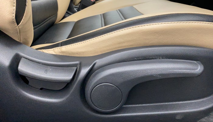 2017 Hyundai Elite i20 SPORTZ 1.2, Petrol, Manual, 35,775 km, Driver Side Adjustment Panel
