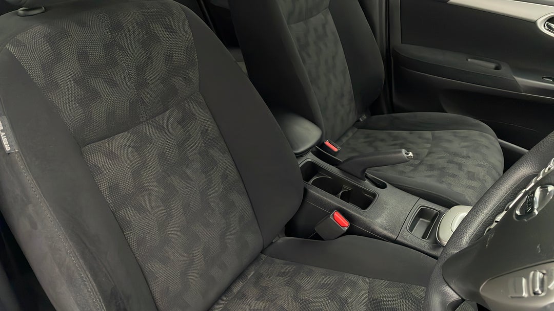 2016 Nissan Pulsar St, Automatic, 32260 km, Right Side Front Door Cabin View