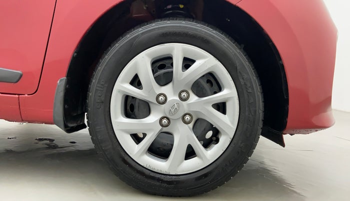 2019 Hyundai Grand i10 MAGNA CNG, CNG, Manual, 26,796 km, Right Front Wheel