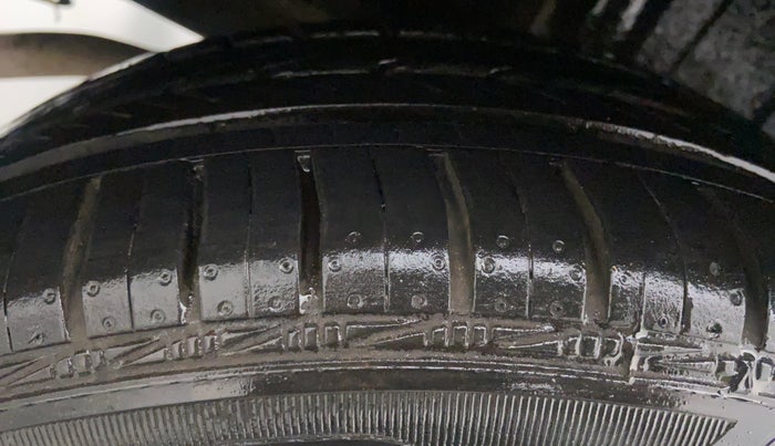 2015 Toyota Etios CROSS 1.4 GD, Diesel, Manual, 50,961 km, Right Rear Tyre Tread