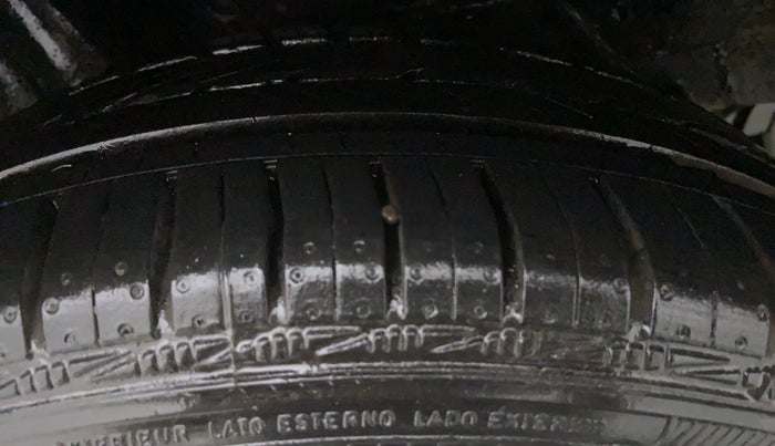 2015 Toyota Etios CROSS 1.4 GD, Diesel, Manual, 50,961 km, Left Front Tyre Tread