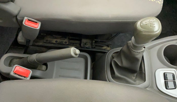 2016 Datsun Redi Go T (O), Petrol, Manual, 50,724 km, Gear Lever