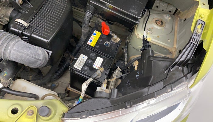 2016 Datsun Redi Go T (O), Petrol, Manual, 50,724 km, Left headlight - Clamp has minor damage