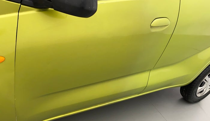 2016 Datsun Redi Go T (O), Petrol, Manual, 50,724 km, Front passenger door - Minor scratches