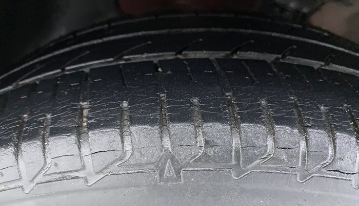 2016 Hyundai Elite i20 ASTA 1.2 (O), Petrol, Manual, 24,161 km, Left Front Tyre Tread