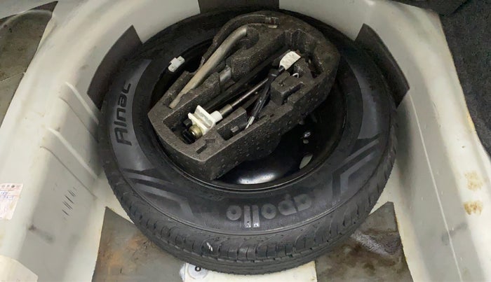 2014 Volkswagen Vento HIGHLINE DIESEL, Diesel, Manual, 81,126 km, Spare Tyre
