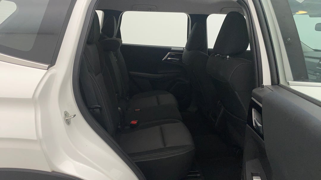 2022 Mitsubishi Outlander Es 7 Seat (AWD), Automatic, 56136 km, Right Side Rear Door Cabin View