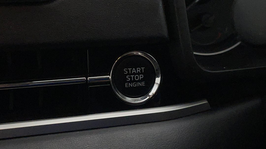 2022 Mitsubishi Outlander Es 7 Seat (AWD), Automatic, 56136 km, Keyless / Button Start