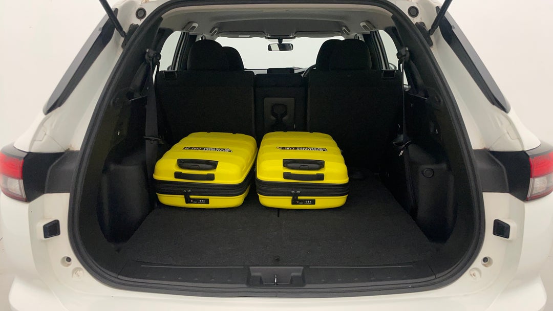 2022 Mitsubishi Outlander Es 7 Seat (AWD), Automatic, 56136 km, Boot Inside View with Luggage