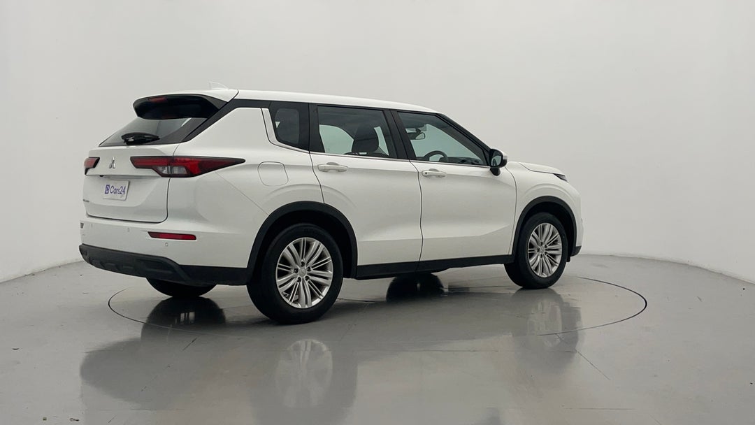 2022 Mitsubishi Outlander Es 7 Seat (AWD), Automatic, 56136 km, Right Back Diagonal (45- Degree) View