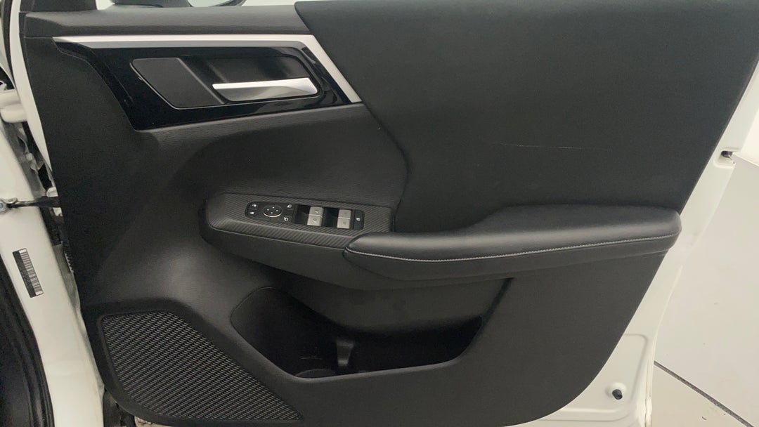 2022 Mitsubishi Outlander Es 7 Seat (AWD), Automatic, 56136 km, Speaker View