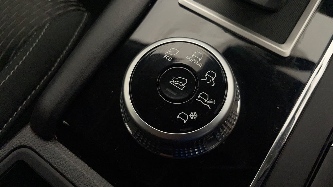 2022 Mitsubishi Outlander Es 7 Seat (AWD), Automatic, 56136 km, Utility Switches/Buttons