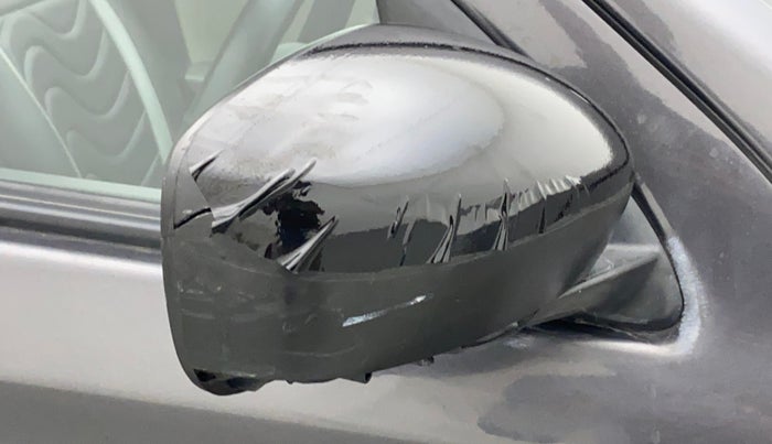 2016 Maruti Alto K10 VXI AMT, Petrol, Automatic, 26,871 km, Right rear-view mirror - Cover has minor damage