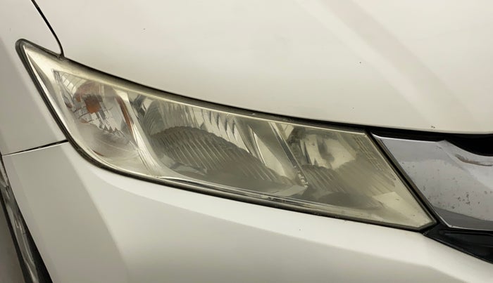 2015 Honda City 1.5L I-VTEC SV, Petrol, Manual, 1,01,611 km, Right headlight - Headlight parking bulb fused