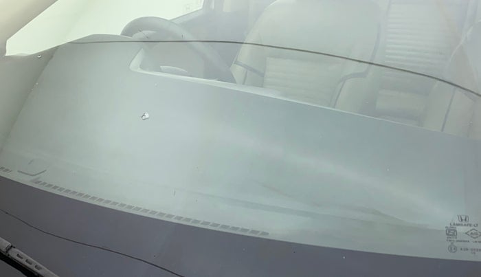 2015 Honda City 1.5L I-VTEC SV, Petrol, Manual, 1,01,611 km, Front windshield - Minor spot on windshield