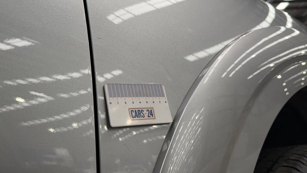 Quarter Panel Front RHS Guard Scratch