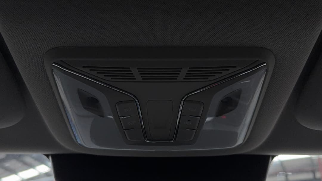 On-Roof Controls/Sunglass holder