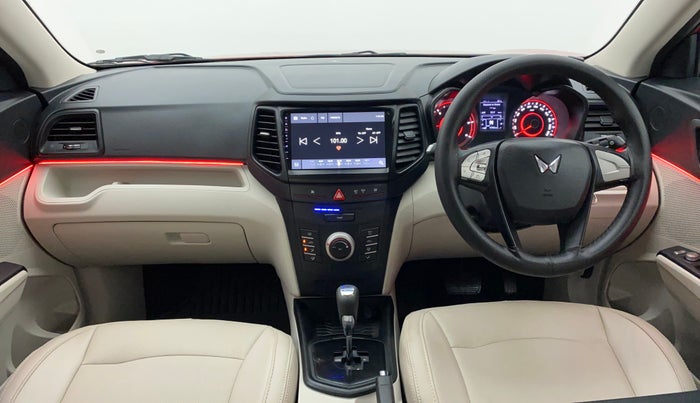 2023 Mahindra XUV300 W6 1.5 DIESEL AMT, Diesel, Automatic, 5,055 km, Dashboard