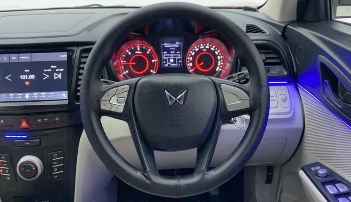 2023 Mahindra XUV300 W6 1.5 DIESEL AMT, Diesel, Automatic, 5,055 km, Steering Wheel Close Up