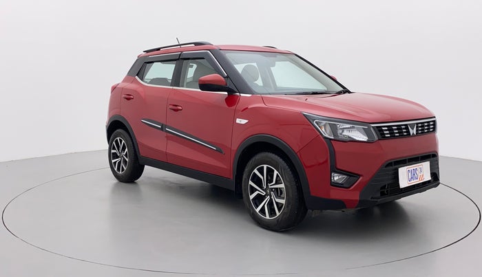 2023 Mahindra XUV300 W6 1.5 DIESEL AMT, Diesel, Automatic, 5,055 km, Right Front Diagonal