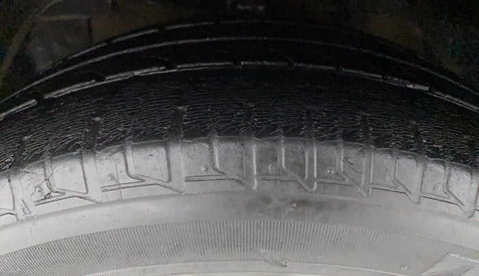 2016 Tata Zest XMS RT, Petrol, Manual, 32,376 km, Left Front Tyre Tread