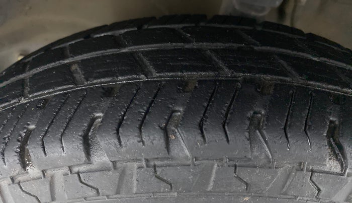 2018 Maruti Alto 800 LXI, Petrol, Manual, 25,411 km, Left Front Tyre Tread