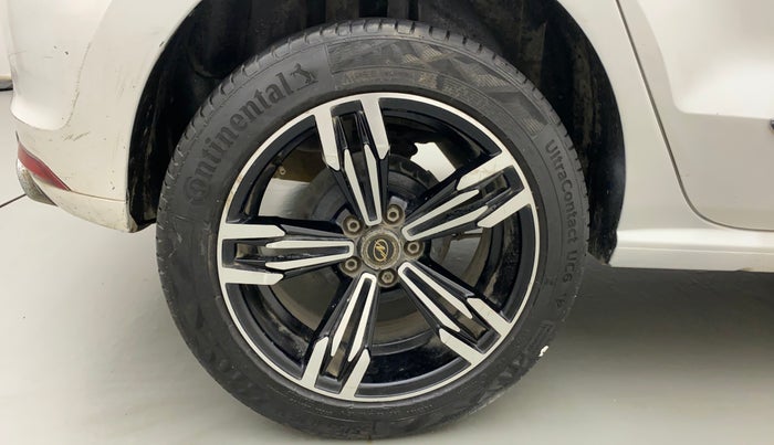 2018 Volkswagen Polo COMFORTLINE 1.0L MPI, Petrol, Manual, 1,01,696 km, Right Rear Wheel