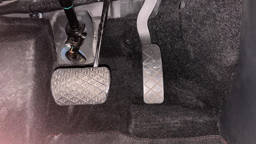 2022 MG Zst Core, Automatic, 31437 km, Pedals and Footmat