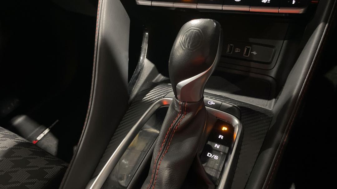 2022 MG Zst Core, Automatic, 31437 km, Gear Lever 