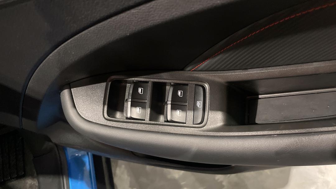 2022 MG Zst Core, Automatic, 31437 km, Drivers Side Door Panel Controls