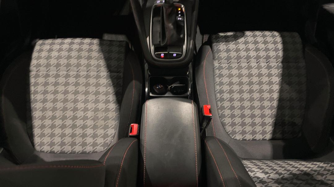 2022 MG Zst Core, Automatic, 31437 km, Center Console