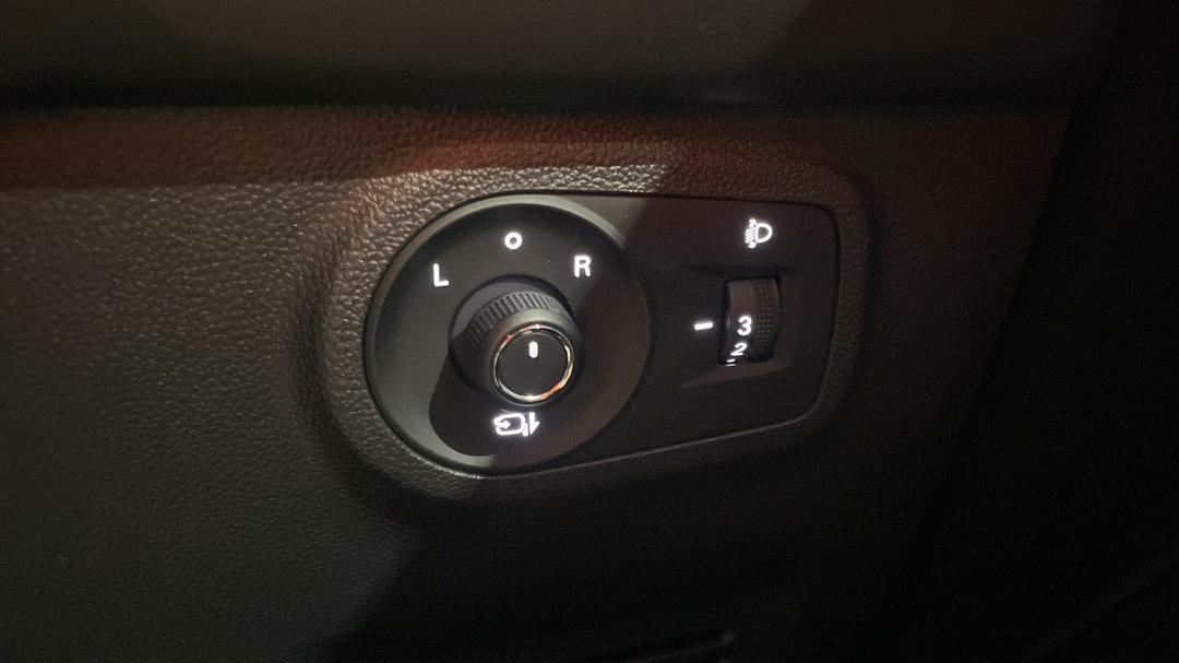 2022 MG Zst Core, Automatic, 31437 km, Utility Switches/Buttons