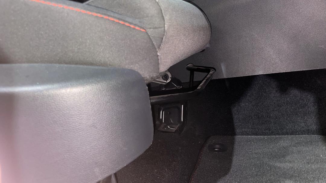 2022 MG Zst Core, Automatic, 31437 km, Drivers Side Adjustment Panel