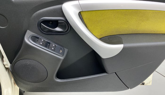 2014 Renault Duster 110 PS RXL Diesel PLUS, Diesel, Manual, 52,550 km, Driver Side Door Panels Control