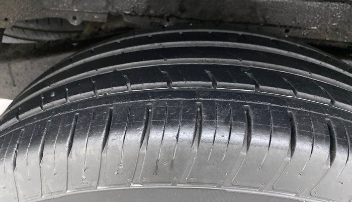 2017 Mahindra Scorpio S6+ INTELL HYBRID, Diesel, Manual, 39,791 km, Right Rear Tyre Tread