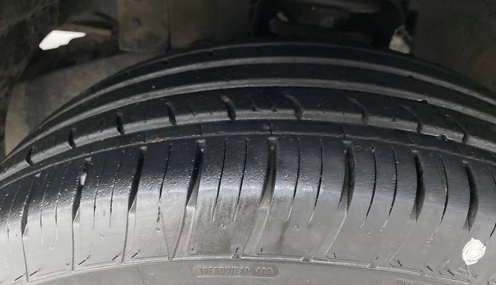 2017 Mahindra Scorpio S6+ INTELL HYBRID, Diesel, Manual, 39,791 km, Right Front Tyre Tread