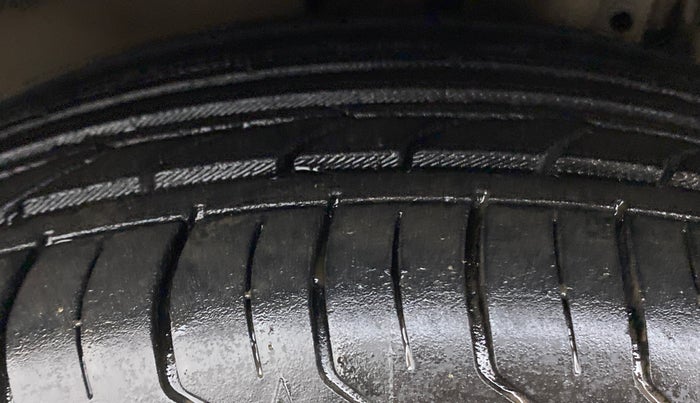 2016 Skoda Rapid 1.5 TDI AT STYLE PLUS, Diesel, Automatic, 59,349 km, Left Front Tyre Tread