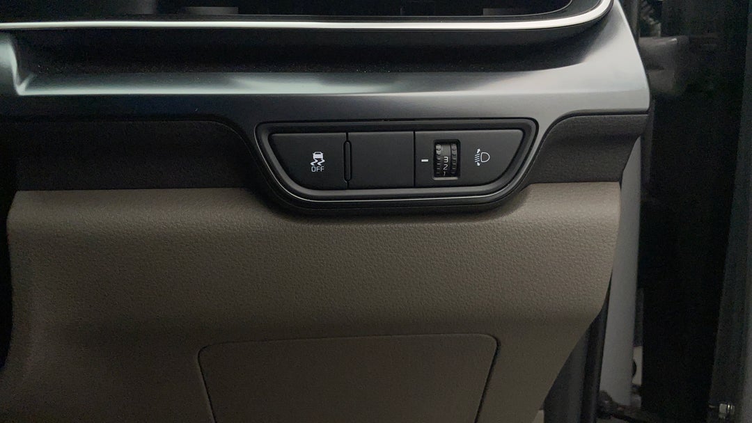 2024 Kia Carnival S, Automatic, 50390 km, Utility Switches/Buttons